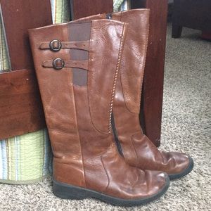 Keen “Bern” boots size 9.5